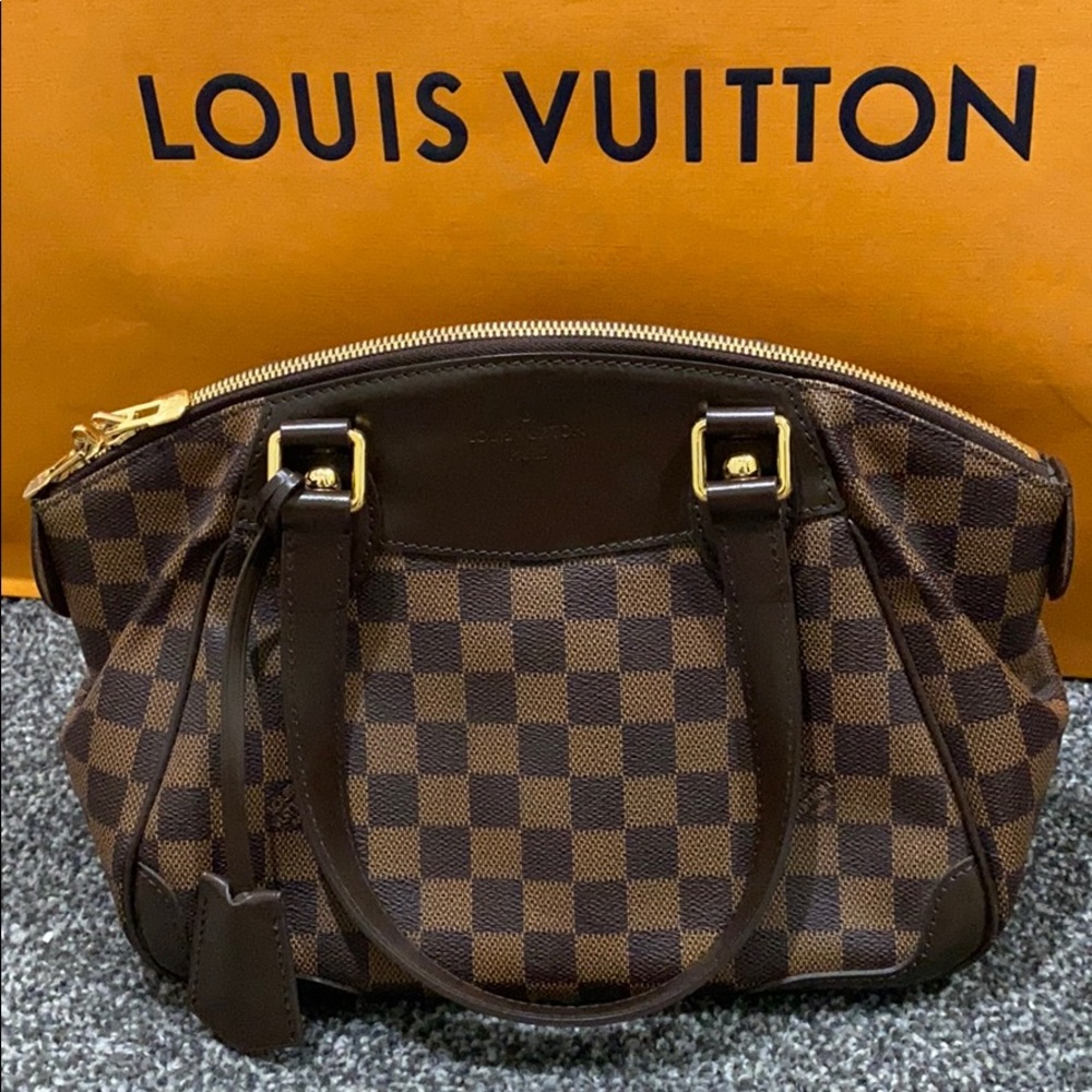 Louis Vuitton purse